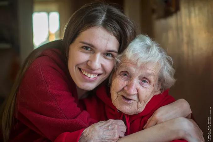 Personne âgée et aidant